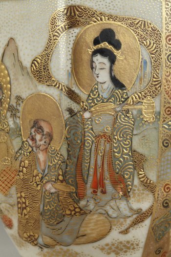 Coppia di piccoli vasi in porcellana Satsuma, Giappone, XX secolo