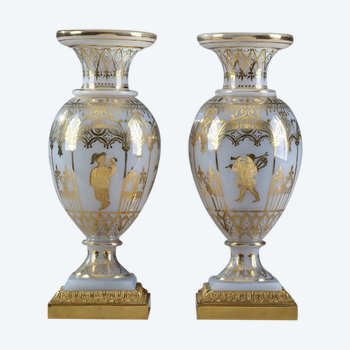 Vases En Opaline Restauration à Décor Desvignes