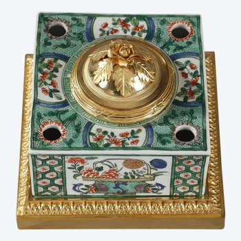 Porcelain inkwell of Samson de la