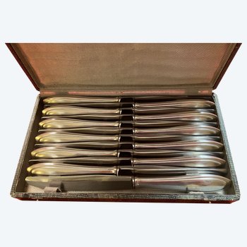 Schöne Folge von 12 großen Tafelmessern aus versilbertem Metall Modell Uniplat aus der Zeit um 1930