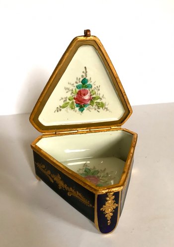 Triangular porcelain box