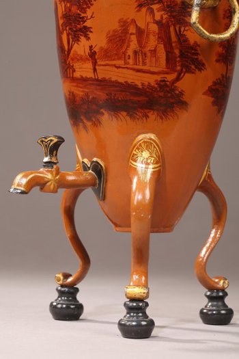 Rare Paire De Fontaines à Boisson à Décor En Camaïeu