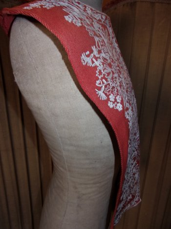 Gilet brodé pour femme, époque fin XIXe siècle
