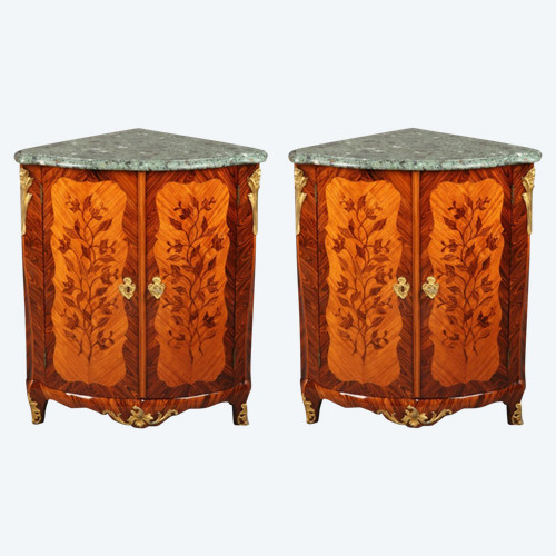 Paire d'Encoignures En Marqueterie De Fleurs d'époque Louis XV