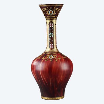 Vase aus Opalglas mit orientalischem Dekor