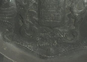 Plat d’ étain armoirié  dans le goût XVIIIE 
