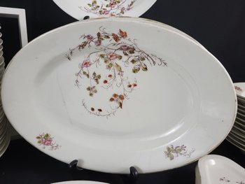 Service de table en porcelaine Paris "à la ville St Denis" - Nouveauté