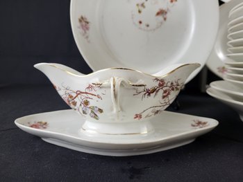 Service de table en porcelaine Paris "à la ville St Denis" - Nouveauté