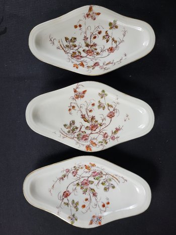 Service de table en porcelaine Paris "à la ville St Denis" - Nouveauté