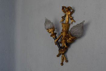             Coppia di lampade da parete in bronzo in stile Luigi XVI