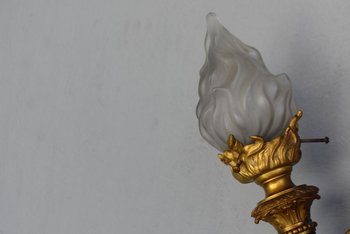             Coppia di lampade da parete in bronzo in stile Luigi XVI