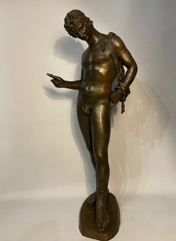 Narciso di Pompei, scultura in bronzo del "Grand Tour" del XIX secolo.