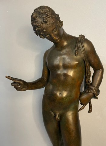 Narciso di Pompei, scultura in bronzo del "Grand Tour" del XIX secolo.
