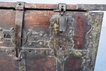 Arredi per la cassa in legno del XVII secolo