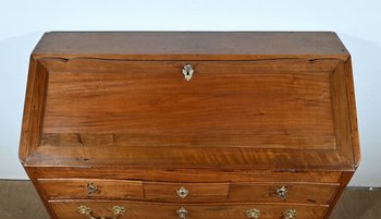 Commode Scriban en Noyer, époque Louis XV – XVIIIe
