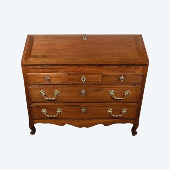 Commode Scriban en Noyer, époque Louis XV – XVIIIe