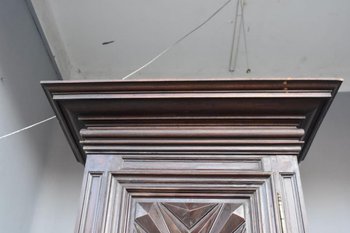             Importante Bonnetière En Noyer Louis XIII époque XVIIIème            