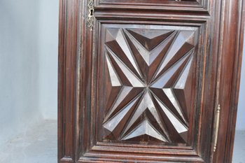             Importante Bonnetière En Noyer Louis XIII époque XVIIIème            