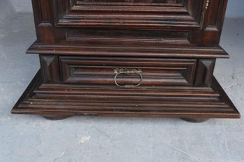             Importante Bonnetière En Noyer Louis XIII époque XVIIIème            