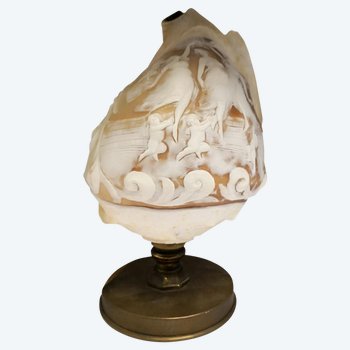             Lamp Carved In A Cameo Shell On Bronze Base