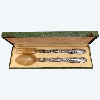 Very nice pair of salad servers in solid silver from the end of the 19th century