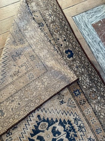 Beautiful Oriental Antique Carpet with Light Tones
