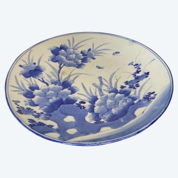 Important plat ou chargeur porcelaine japonaise 