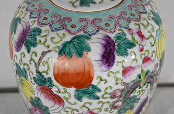 Important Chinese Porcelain Vase with Lid - Early XXth century