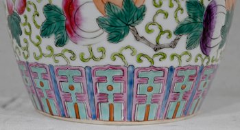 Important Chinese Porcelain Vase with Lid - Early XXth century