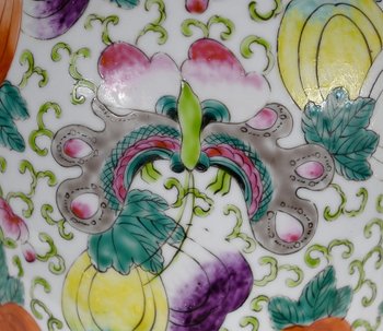 Important Chinese Porcelain Vase with Lid - Early XXth century
