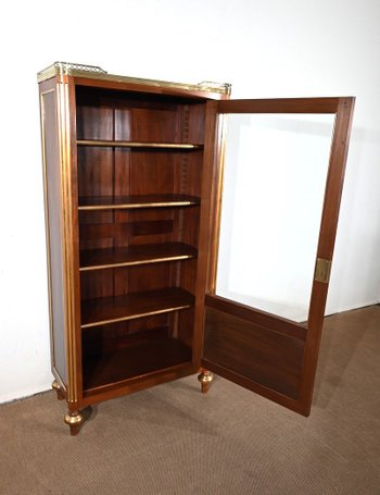 Small Mahogany display case, Louis XVI style - End of XIXth century