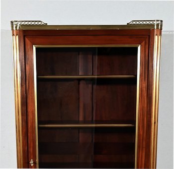 Small Mahogany display case, Louis XVI style - End of XIXth century