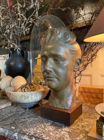 Testa di donna in bronzo antico in cartongesso