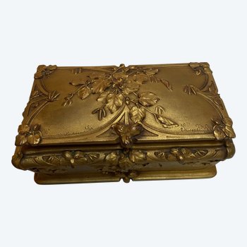 ART NOUVEAU BRONZE STAMP BOX