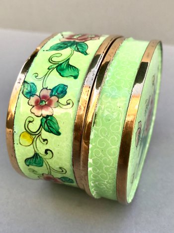 Chine Boîte à bijoux émail cloisonné roses de Chine début XXème