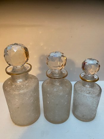 SUITE OF 3 BOTTLES IN SAINT LOUIS