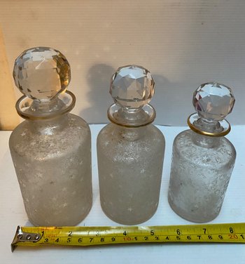 SUITE OF 3 BOTTLES IN SAINT LOUIS