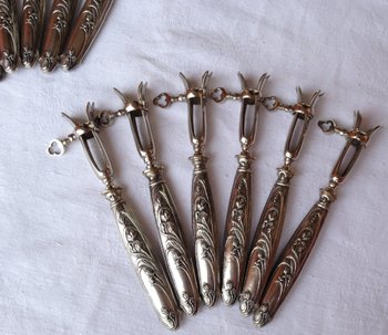 Box of 12 ribbed sleeves silver sleeves filled with art nouveau decor