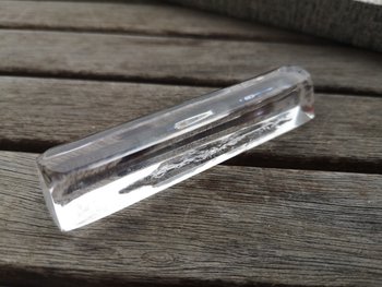 Schachtel mit 12 Kristallmesserhaltern, signiert von DAUM France