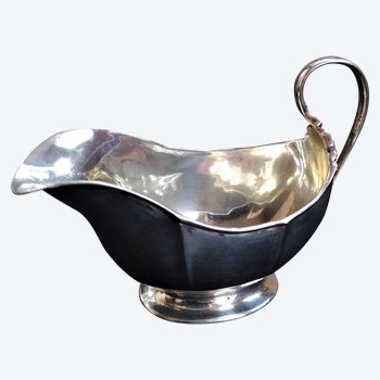 Elegant little gravy boat in German 800 silver