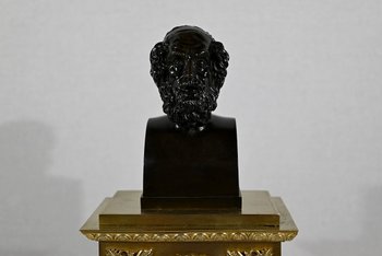 Clock in gilt bronze, stamped A. Destape - Early XIXth century