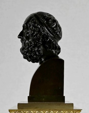 Clock in gilt bronze, stamped A. Destape - Early XIXth century