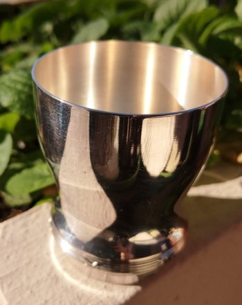 Elegant silver-plated cup with "Ribbons" decor. BEL Toulouse goldsmith's shop