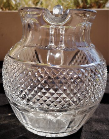 Lovely crystal pitcher "Trianon" model in Saint-Louis crystal
