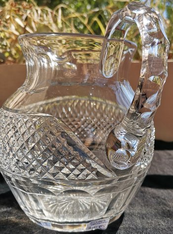 Lovely crystal pitcher "Trianon" model in Saint-Louis crystal