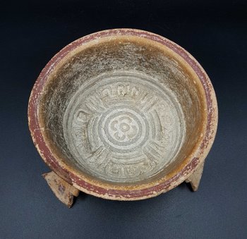 Vaso tripode Guanacaste Nicoya, Costa Rica 800-1200 d.C. J.c. 02