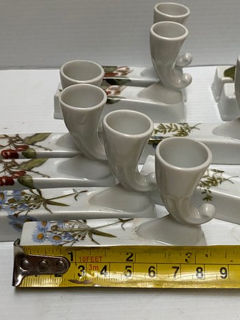 PORTES COUTEAUX EN PORCELAINE 