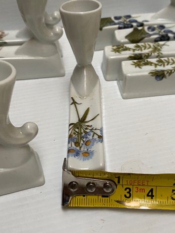 PORTES COUTEAUX EN PORCELAINE 