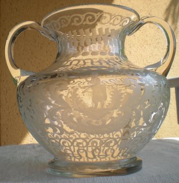 Elegant vase with handles in etched glass (C 0065 BIS)
