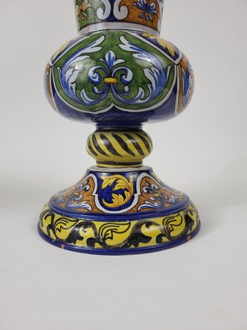 Important vase cornet en faïence de Nevers Antoine Montagnon